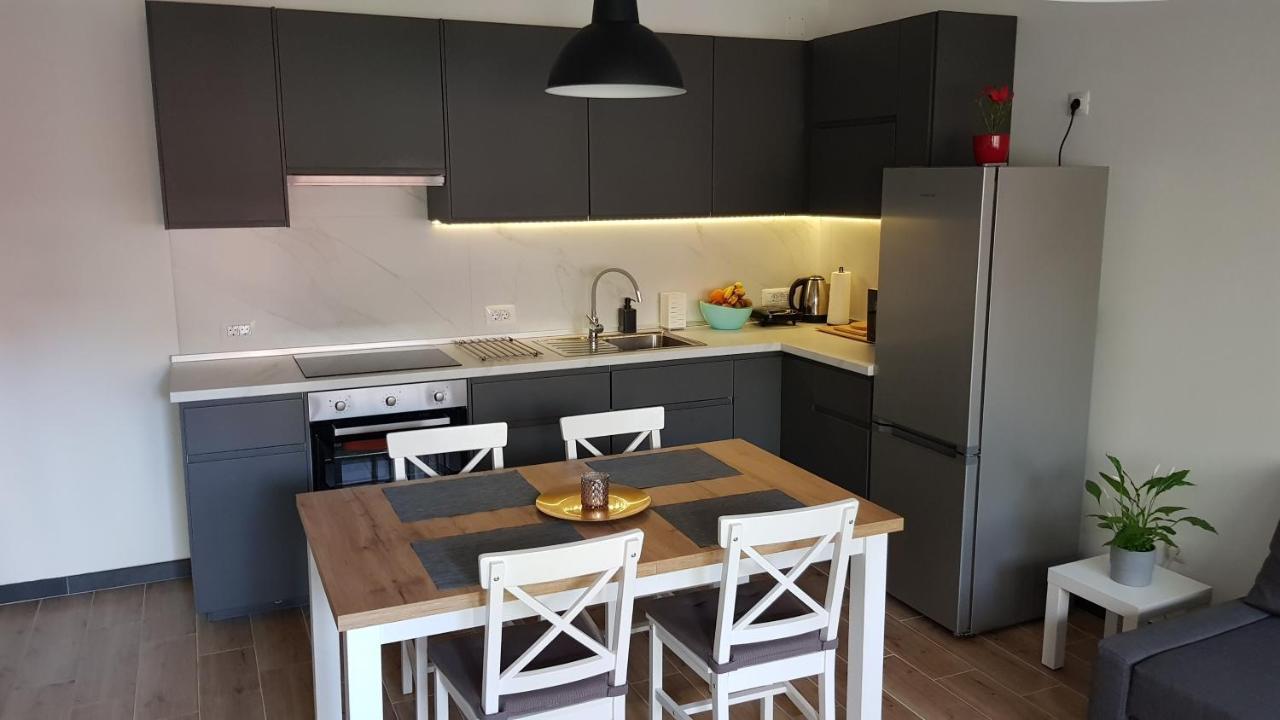 Kalea Pula Center Apartment ภายนอก รูปภาพ