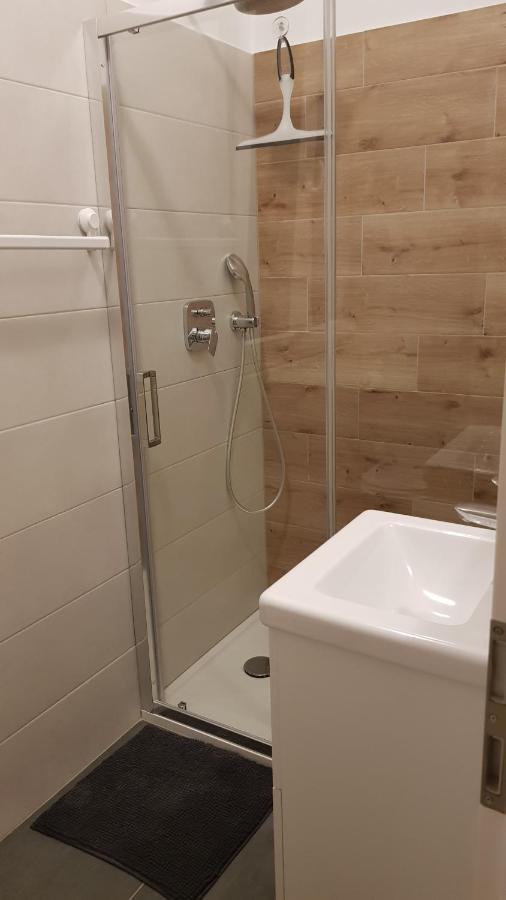 Kalea Pula Center Apartment ภายนอก รูปภาพ