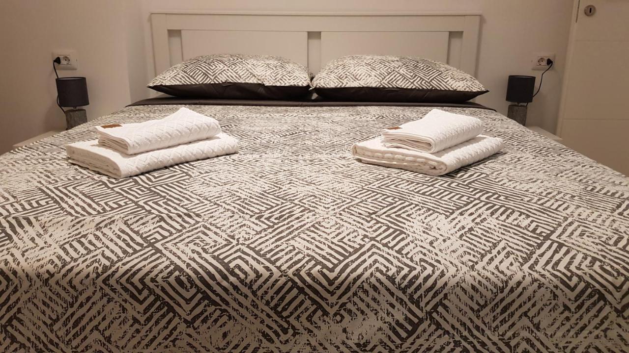 Kalea Pula Center Apartment ภายนอก รูปภาพ