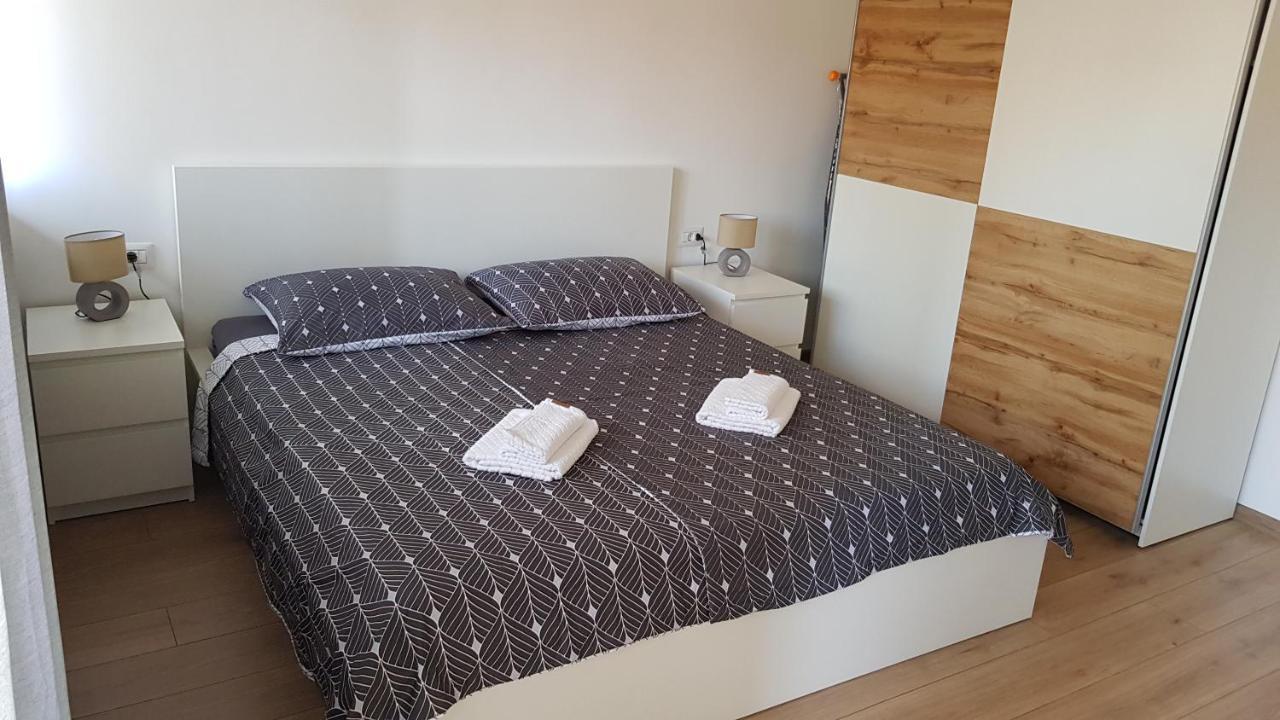 Kalea Pula Center Apartment ภายนอก รูปภาพ